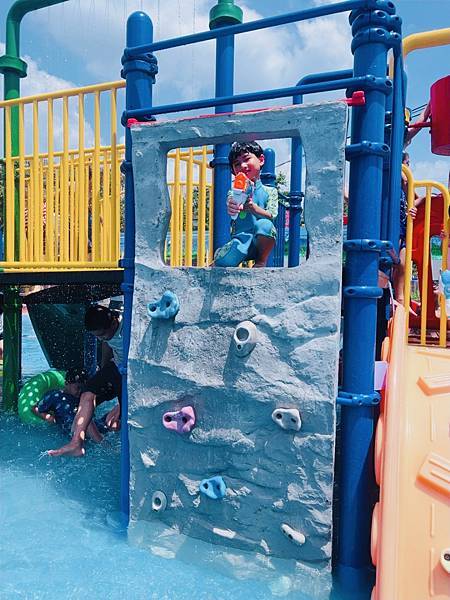 ★嘉義●竹崎*竹崎親水公園*夏日限定免費玩水景點,有大水桶、 ★嘉義●竹崎*竹崎親水公園*夏日限定免費玩水景點,有大水桶、