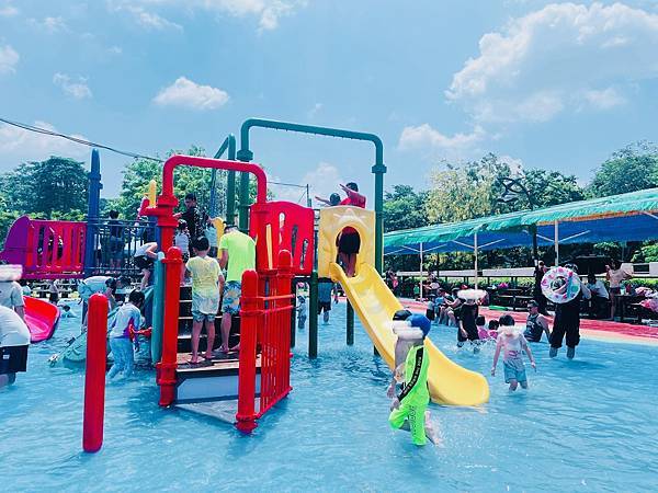 ★嘉義●竹崎*竹崎親水公園*夏日限定免費玩水景點,有大水桶、 ★嘉義●竹崎*竹崎親水公園*夏日限定免費玩水景點,有大水桶、