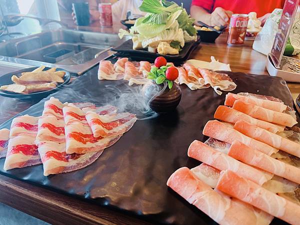 ★高雄●左營*圓砌鴛鴦升降鍋物,平日午餐只要$268起,自助 ★高雄●左營*圓砌鴛鴦升降鍋物,平日午餐只要$268起,自助