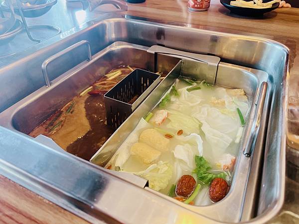 ★高雄●左營*圓砌鴛鴦升降鍋物,平日午餐只要$268起,自助 ★高雄●左營*圓砌鴛鴦升降鍋物,平日午餐只要$268起,自助