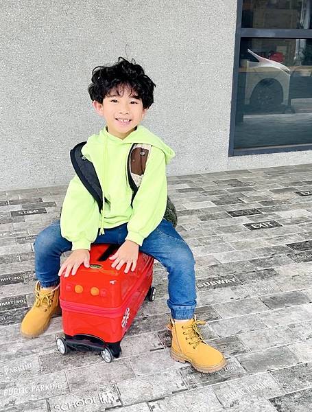 ★好物推薦★美國Travel Buddies – 兒童行李箱 ★好物推薦★美國Travel Buddies – 兒童行李箱