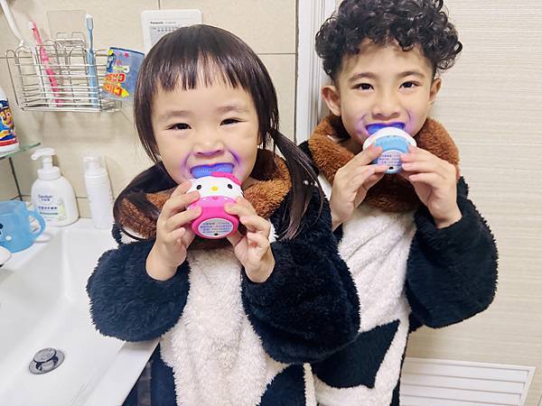 ★好物推薦★ NETTEC--U型兒童電動牙刷(KITTY  ★好物推薦★ NETTEC--U型兒童電動牙刷(KITTY