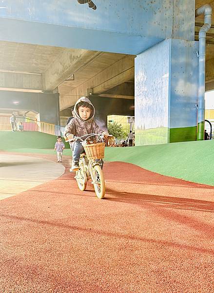 ★桃園★國2橋下兒童冒險公園，全新整修後更好玩！兒童遊戲區、