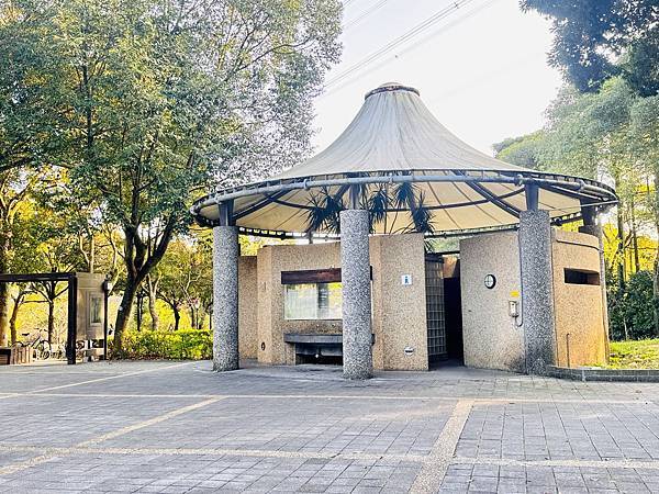 ★桃園●龜山＊隱藏版賞櫻景點『長庚養生文化村』，超適合親子的