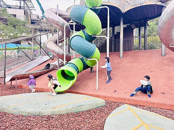 ★新北●鶯歌*最美拍的『鶯歌永吉公園』,擁有雙色櫻花、炮仗花 ★新北●鶯歌*最美拍的『鶯歌永吉公園』,擁有雙色櫻花、炮仗花