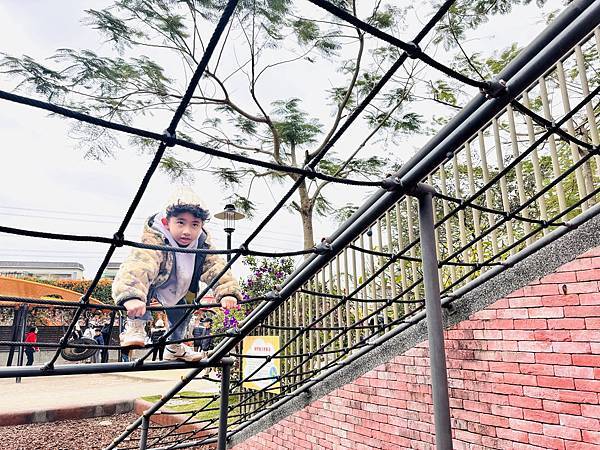 ★新北●鶯歌*最美拍的『鶯歌永吉公園』,擁有雙色櫻花、炮仗花 ★新北●鶯歌*最美拍的『鶯歌永吉公園』,擁有雙色櫻花、炮仗花