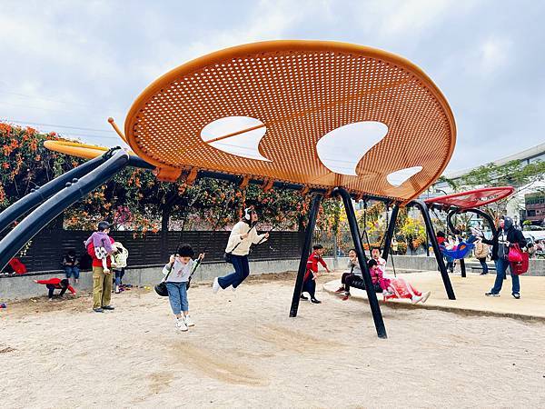 ★新北●鶯歌*最美拍的『鶯歌永吉公園』,擁有雙色櫻花、炮仗花 ★新北●鶯歌*最美拍的『鶯歌永吉公園』,擁有雙色櫻花、炮仗花