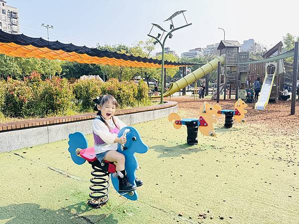 ★台北●大安區★隱藏在大安森林公園內的『森林之王兒童遊戲場』 ★台北●大安區★隱藏在大安森林公園內的『森林之王兒童遊戲場』