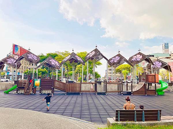 ★嘉義親子景點推薦★超吸睛飛碟機器人設計『番仔溝公園』,木造 ★嘉義親子景點推薦★超吸睛飛碟機器人設計『番仔溝公園』,木造