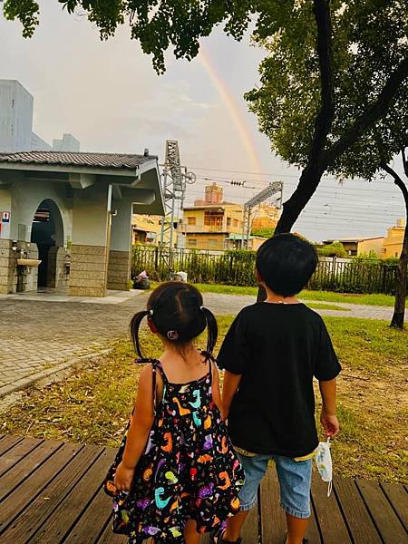 ★嘉義親子景點推薦★超吸睛飛碟機器人設計『番仔溝公園』,木造 ★嘉義親子景點推薦★超吸睛飛碟機器人設計『番仔溝公園』,木造