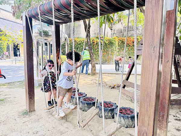 ★嘉義●中埔*中埔穀倉農創園區,全台唯一的穀倉星巴克、夢幻兒 ★嘉義●中埔*中埔穀倉農創園區,全台唯一的穀倉星巴克、夢幻兒