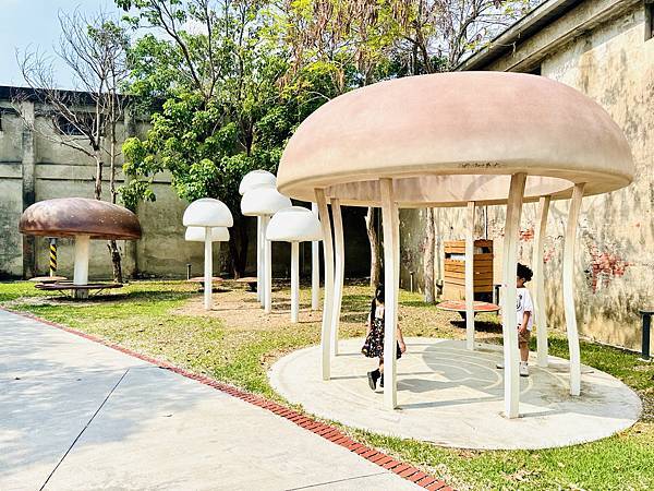 ★嘉義●中埔*中埔穀倉農創園區,全台唯一的穀倉星巴克、夢幻兒 ★嘉義●中埔*中埔穀倉農創園區,全台唯一的穀倉星巴克、夢幻兒