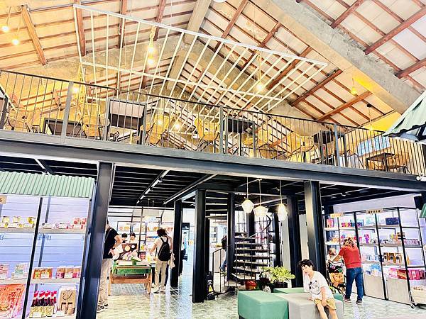 ★嘉義●中埔*中埔穀倉農創園區,全台唯一的穀倉星巴克、夢幻兒 ★嘉義●中埔*中埔穀倉農創園區,全台唯一的穀倉星巴克、夢幻兒