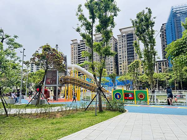 ★新北親子景點推薦★全台唯一最新影視主題『吉祥公園』特色遊戲 ★新北親子景點推薦★全台唯一最新影視主題『吉祥公園』特色遊戲