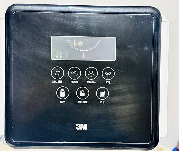 ★好物推薦★3M 4.5L免安裝三道式濾淨冷熱飲水機 L22 ★好物推薦★3M 4.5L免安裝三道式濾淨冷熱飲水機 L22