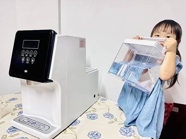 ★好物推薦★3M 4.5L免安裝三道式濾淨冷熱飲水機 L22 ★好物推薦★3M 4.5L免安裝三道式濾淨冷熱飲水機 L22