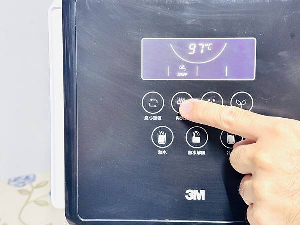 ★好物推薦★3M 4.5L免安裝三道式濾淨冷熱飲水機 L22 ★好物推薦★3M 4.5L免安裝三道式濾淨冷熱飲水機 L22