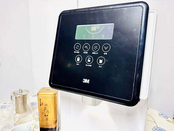 ★好物推薦★3M 4.5L免安裝三道式濾淨冷熱飲水機 L22 ★好物推薦★3M 4.5L免安裝三道式濾淨冷熱飲水機 L22