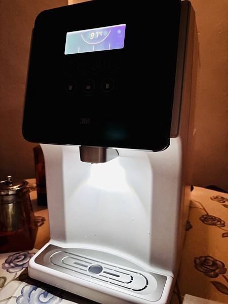★好物推薦★3M 4.5L免安裝三道式濾淨冷熱飲水機 L22 ★好物推薦★3M 4.5L免安裝三道式濾淨冷熱飲水機 L22
