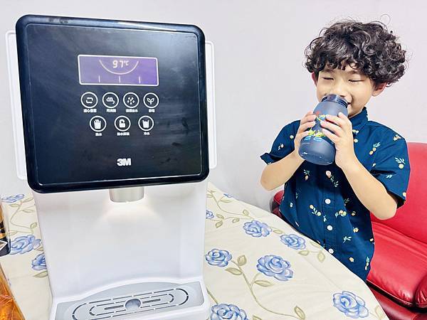 ★好物推薦★3M 4.5L免安裝三道式濾淨冷熱飲水機 L22 ★好物推薦★3M 4.5L免安裝三道式濾淨冷熱飲水機 L22