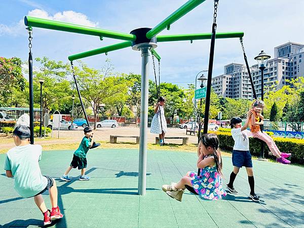 ★台中親子景點推薦★泉源兒童主題特色遊戲場,台中首座兒童交通 ★台中親子景點推薦★泉源兒童主題特色遊戲場,台中首座兒童交通