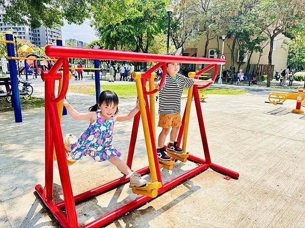 ★台中親子景點推薦★泉源兒童主題特色遊戲場,台中首座兒童交通 ★台中親子景點推薦★泉源兒童主題特色遊戲場,台中首座兒童交通