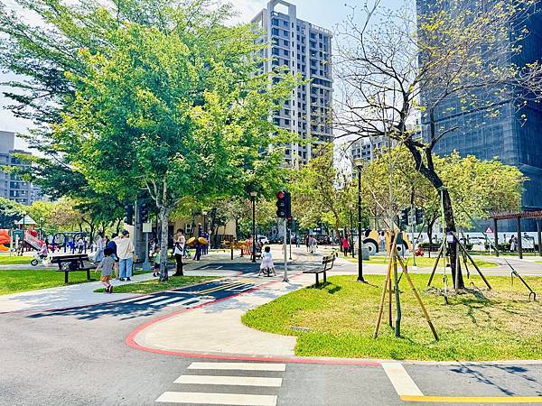 ★台中親子景點推薦★泉源兒童主題特色遊戲場,台中首座兒童交通 ★台中親子景點推薦★泉源兒童主題特色遊戲場,台中首座兒童交通