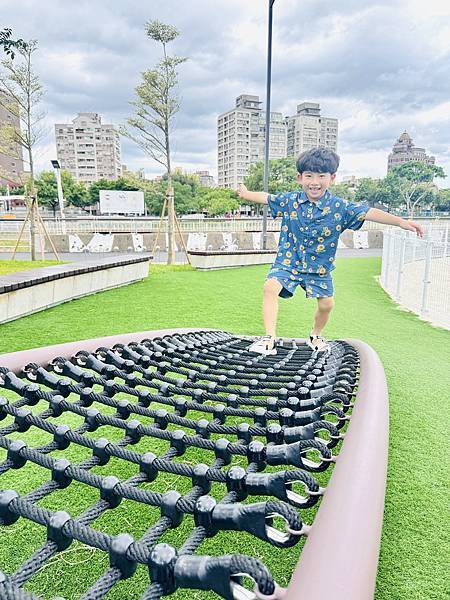★桃園親子景點推薦★桃園最新特色遊戲場『桃園第一河濱公園』, ★桃園親子景點推薦★桃園最新特色遊戲場『桃園第一河濱公園』,