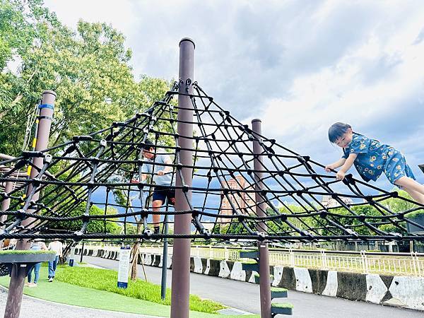 ★桃園親子景點推薦★桃園最新特色遊戲場『桃園第一河濱公園』, ★桃園親子景點推薦★桃園最新特色遊戲場『桃園第一河濱公園』,