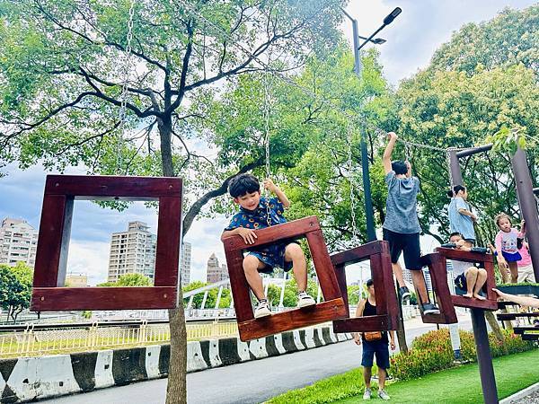 ★桃園親子景點推薦★桃園最新特色遊戲場『桃園第一河濱公園』, ★桃園親子景點推薦★桃園最新特色遊戲場『桃園第一河濱公園』,
