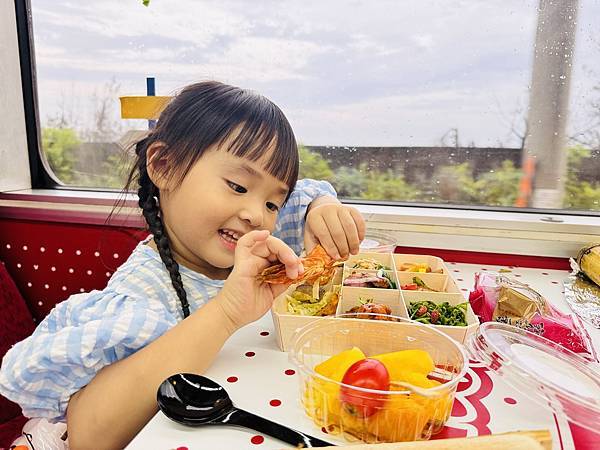 ★環島之星夢想號--迪士尼列車★ 全台最夢幻台鐵列車,環島一 ★環島之星夢想號--迪士尼列車★ 全台最夢幻台鐵列車,環島一