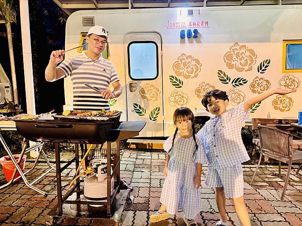 ★嘉義露營住宿推薦★『詩情花園渡假村』一泊二食豪華露營車只要 ★嘉義露營住宿推薦★『詩情花園渡假村』一泊二食豪華露營車只要