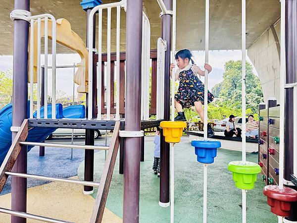 ★嘉義親子景點推薦★超吸睛飛碟機器人設計『番仔溝公園』,木造 ★嘉義親子景點推薦★超吸睛飛碟機器人設計『番仔溝公園』,木造