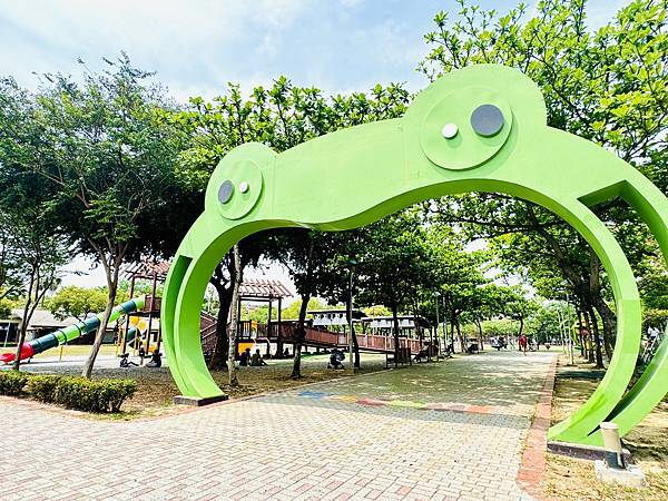 ★嘉義親子景點推薦★超萌青蛙主題『文化公園-諸羅樹蛙遊戲場』 ★嘉義親子景點推薦★超萌青蛙主題『文化公園-諸羅樹蛙遊戲場』