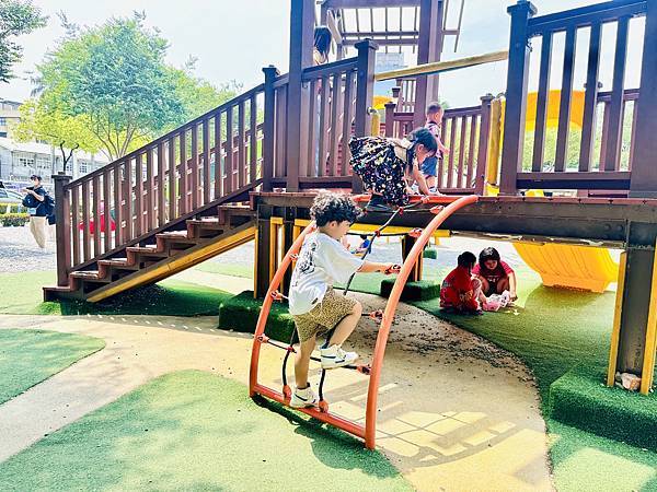 ★嘉義親子景點推薦★超萌青蛙主題『文化公園-諸羅樹蛙遊戲場』 ★嘉義親子景點推薦★超萌青蛙主題『文化公園-諸羅樹蛙遊戲場』