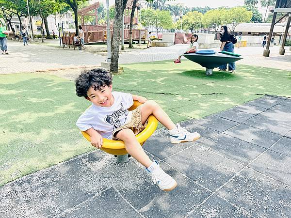 ★嘉義親子景點推薦★超萌青蛙主題『文化公園-諸羅樹蛙遊戲場』 ★嘉義親子景點推薦★超萌青蛙主題『文化公園-諸羅樹蛙遊戲場』