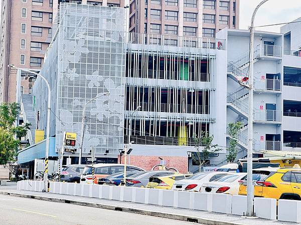 ★桃園親子景點推薦★桃園最新特色公園『龍潭運動公園』全面翻新 ★桃園親子景點推薦★桃園最新特色公園『龍潭運動公園』全面翻新