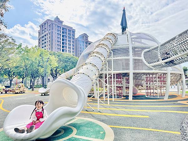 ★桃園親子景點推薦★桃園最新特色公園『龍潭運動公園』全面翻新 ★桃園親子景點推薦★桃園最新特色公園『龍潭運動公園』全面翻新