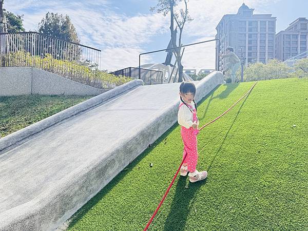 ★桃園親子景點推薦★桃園最新特色公園『龍潭運動公園』全面翻新 ★桃園親子景點推薦★桃園最新特色公園『龍潭運動公園』全面翻新
