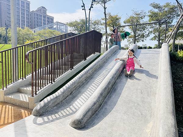 ★桃園親子景點推薦★桃園最新特色公園『龍潭運動公園』全面翻新 ★桃園親子景點推薦★桃園最新特色公園『龍潭運動公園』全面翻新