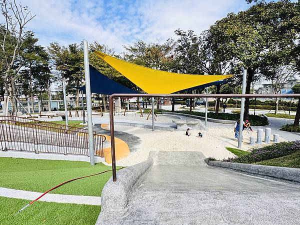 ★桃園親子景點推薦★桃園最新特色公園『龍潭運動公園』全面翻新 ★桃園親子景點推薦★桃園最新特色公園『龍潭運動公園』全面翻新