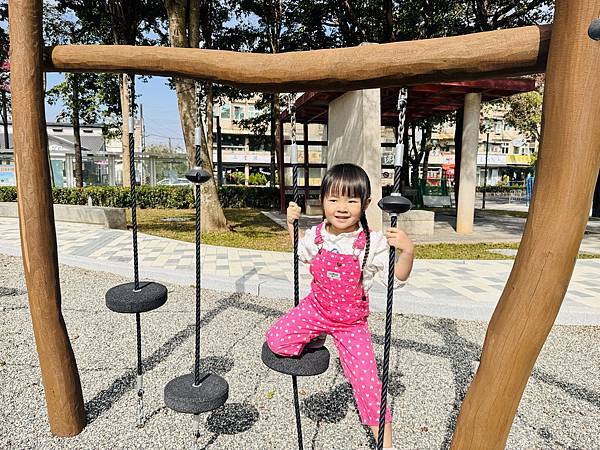 ★桃園親子景點推薦★桃園最新特色公園『龍潭運動公園』全面翻新 ★桃園親子景點推薦★桃園最新特色公園『龍潭運動公園』全面翻新