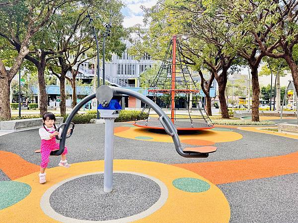 ★桃園親子景點推薦★桃園最新特色公園『龍潭運動公園』全面翻新 ★桃園親子景點推薦★桃園最新特色公園『龍潭運動公園』全面翻新