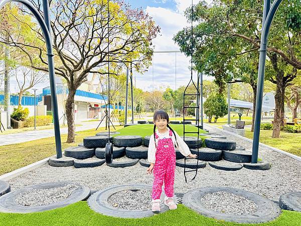 ★桃園親子景點推薦★桃園最新特色公園『龍潭運動公園』全面翻新 ★桃園親子景點推薦★桃園最新特色公園『龍潭運動公園』全面翻新