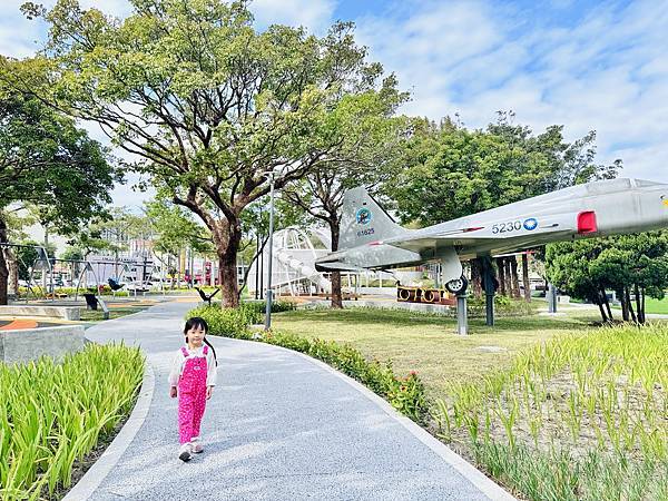 ★桃園親子景點推薦★桃園最新特色公園『龍潭運動公園』全面翻新 ★桃園親子景點推薦★桃園最新特色公園『龍潭運動公園』全面翻新