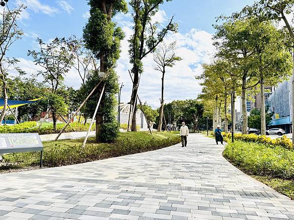 ★桃園親子景點推薦★桃園最新特色公園『龍潭運動公園』全面翻新 ★桃園親子景點推薦★桃園最新特色公園『龍潭運動公園』全面翻新