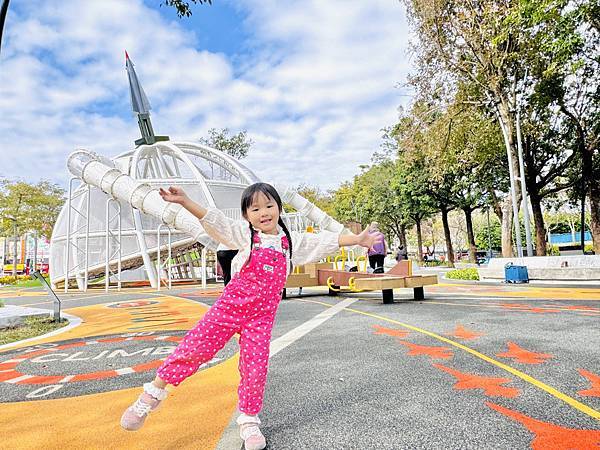 ★桃園親子景點推薦★桃園最新特色公園『龍潭運動公園』全面翻新 ★桃園親子景點推薦★桃園最新特色公園『龍潭運動公園』全面翻新