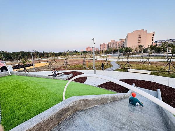 ★嘉義親子景點推薦★嘉義最新遊戲場,『永慶紀念公園』斥資上億 ★嘉義親子景點推薦★嘉義最新遊戲場,『永慶紀念公園』斥資上億