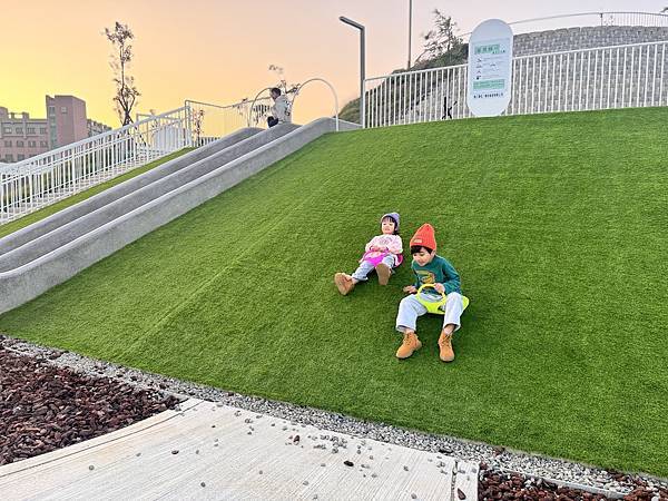 ★嘉義親子景點推薦★嘉義最新遊戲場,『永慶紀念公園』斥資上億 ★嘉義親子景點推薦★嘉義最新遊戲場,『永慶紀念公園』斥資上億