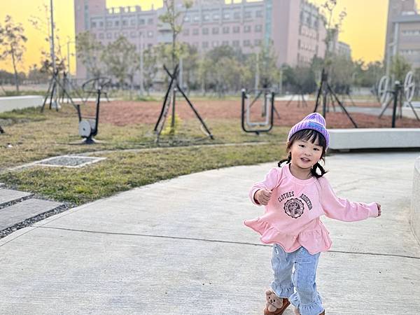 ★嘉義親子景點推薦★嘉義最新遊戲場,『永慶紀念公園』斥資上億 ★嘉義親子景點推薦★嘉義最新遊戲場,『永慶紀念公園』斥資上億